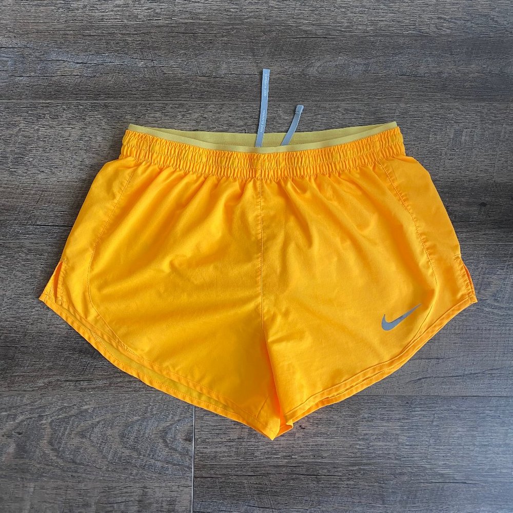 Nike Tempo Luxe Shorts